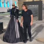 Robot Leposava šetala sa velikim bosom Željkom Mitrovićem kroz imanje Zadruge i ispričala šta će biti novo u Zadruzi 4