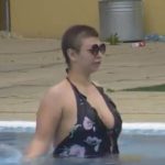 Miljana Kulić se skinula, pokazala obline pa uletela u bazen! (SNIMAK)