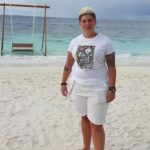 Jovana Tomić Matora na plaži u trakastom kupaćem sa pivom u ruci! (VIDEO)