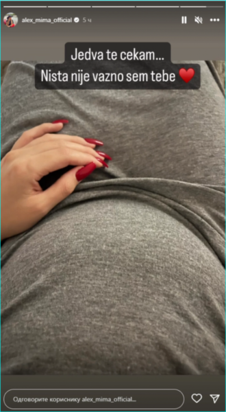 Aleksandra pokazala trudnički stomak