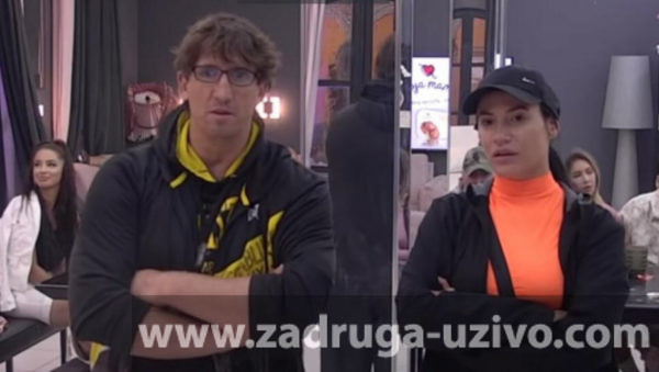 NE MOŽE DA IZDRŽI! Kristijan opet navalio na Kristinu u hotelu, legao preko nje i podigao joj noge, promenili sve poze u se*su! (FOTO)