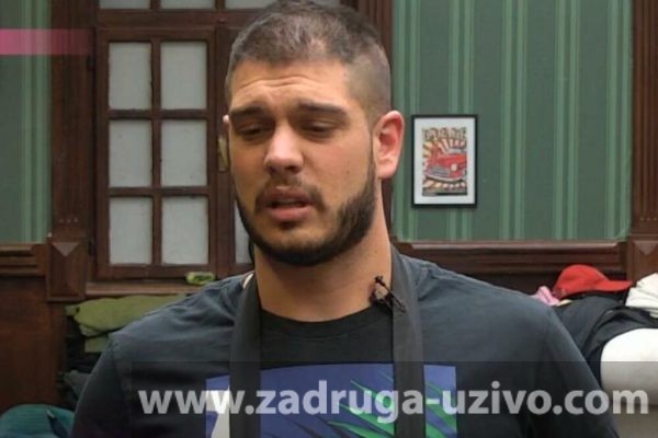 DEJAN DRAGOJEVIĆ POTPUNO GO! Imao vrelu akciju sa Aleksandrom, pa pokazao ČIME RASPOLAŽE, kamere sve snimile! (FOTO 18+)