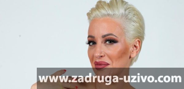 VODITELJKA ZADRUGE ODUZIMA DAH Skinula se Dušica Jakovljević, grudi stavila u prvi plan, komentari samo pljušte (VIDEO)