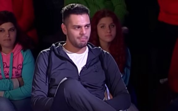 Adam Đogani u šoku! Nakon izbacivanja ga niko nije dočekao! (VIDEO)